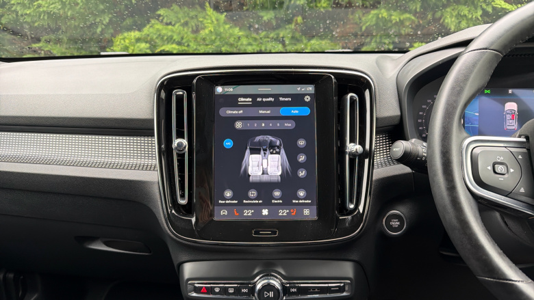 Volvo XC40 2.0 B4P Plus Dark 5dr Auto Petrol Estate